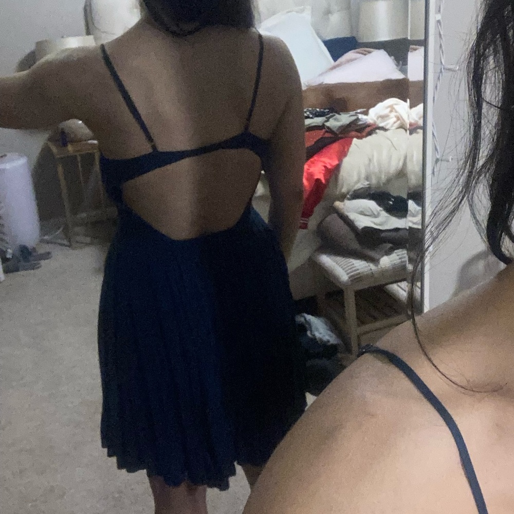 ✨Open Back Flowy Dress✨ - Picture 3 of 5